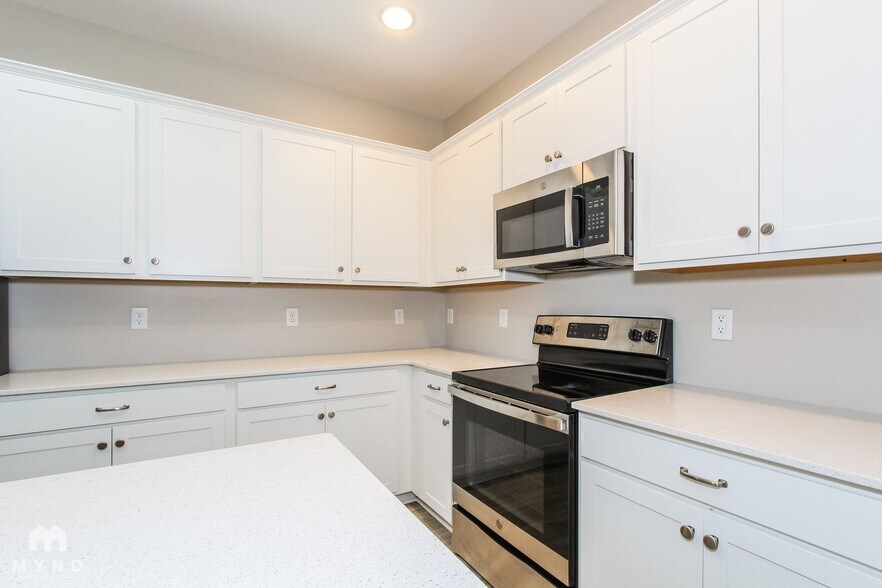 Building Photo - 15534 Tide Water Ct