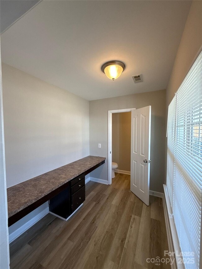 Building Photo - 4713 Brewer Dr