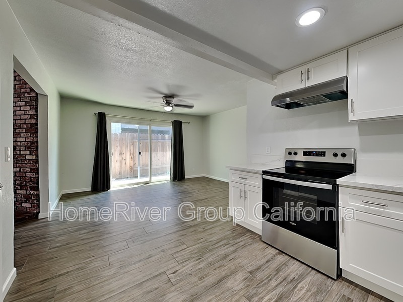 Building Photo - 5901 Spring Glen Dr