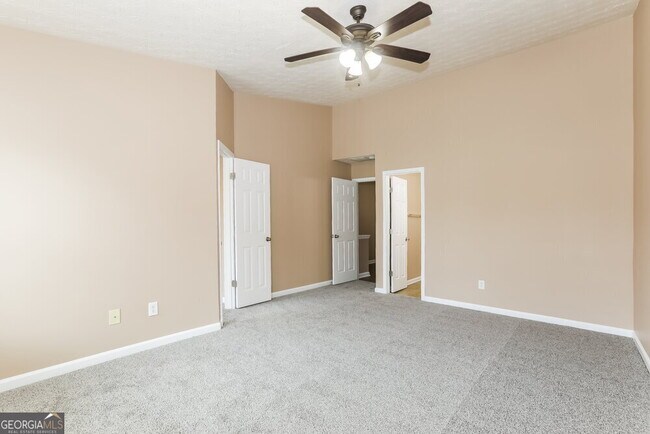 Building Photo - 2862 Vining Ridge Terrace