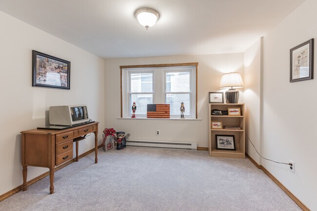 Building Photo - 3 W 1st Ave