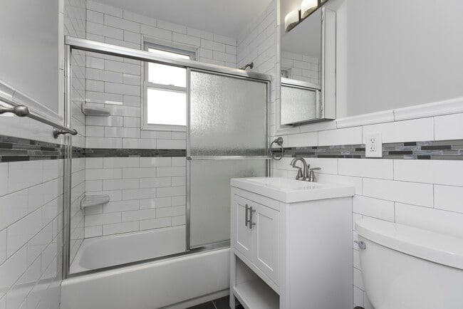 Building Photo - 8610 Newkirk Ave