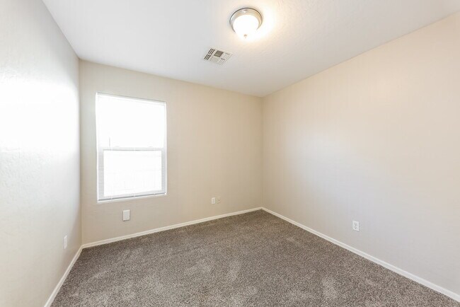 Building Photo - 16038 W Carmen Dr