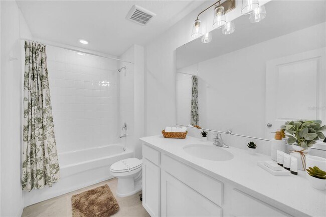 Building Photo - 657 Longboat Dr