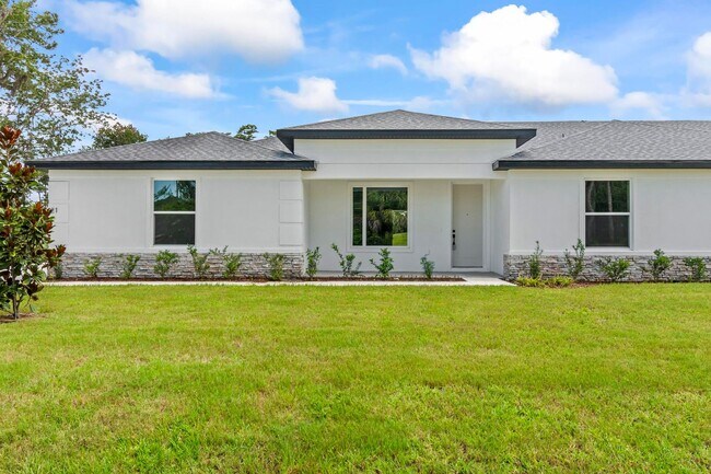 Building Photo - Brand New Townhome Overlooking the 15th Fairway