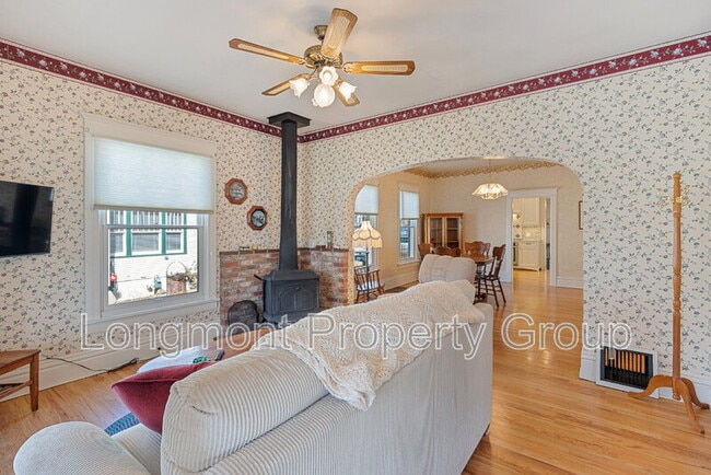Building Photo - 632 Bross St