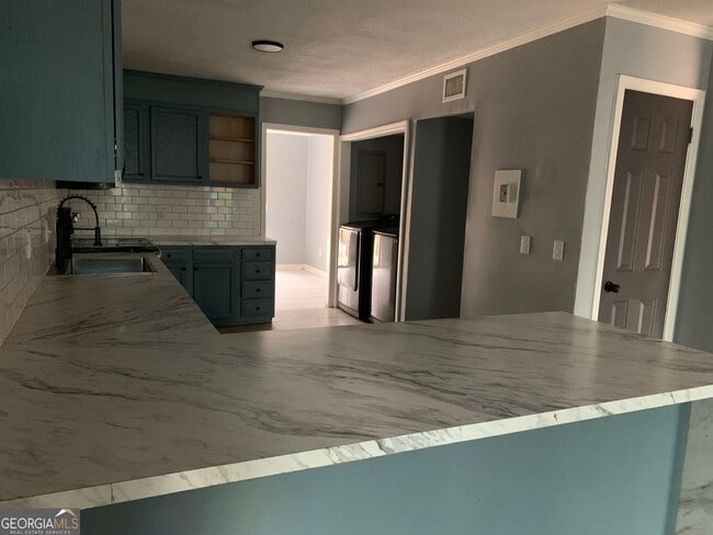 Building Photo - 95 Willowick Dr