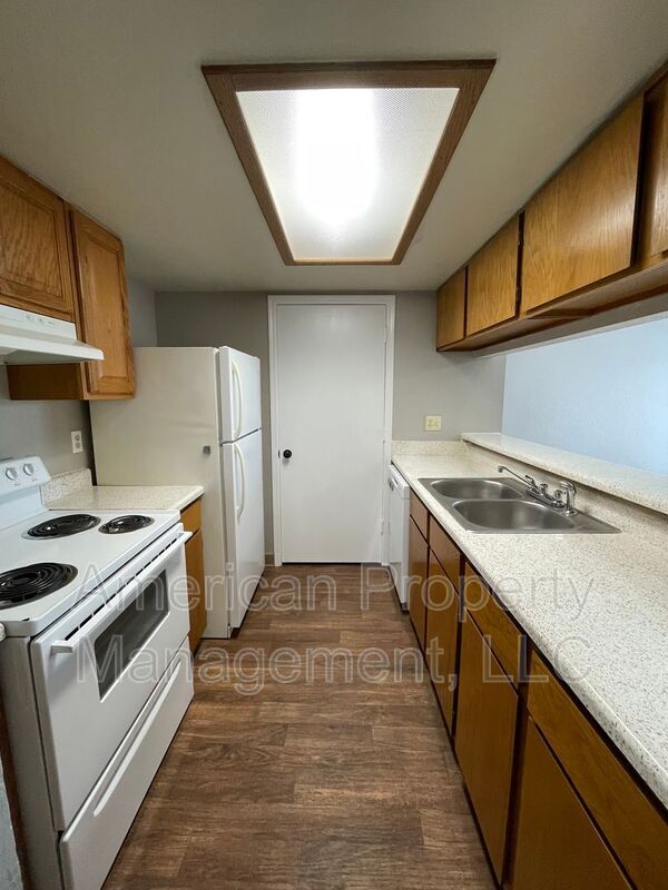 Building Photo - 13120 E 44th St