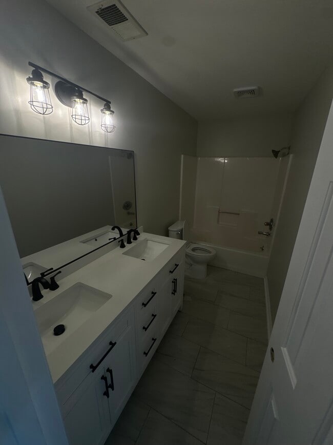 Building Photo - 2322 Magna Carta Pl SW