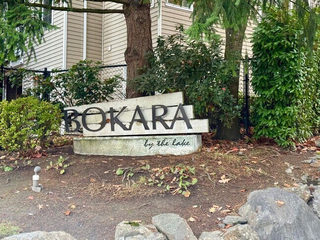 Building Photo - Bokara By The Lake Condo - Renton