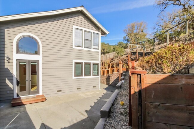 Building Photo - 412 Wood Hollow Dr