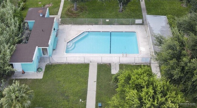 Building Photo - 401 N 41st St