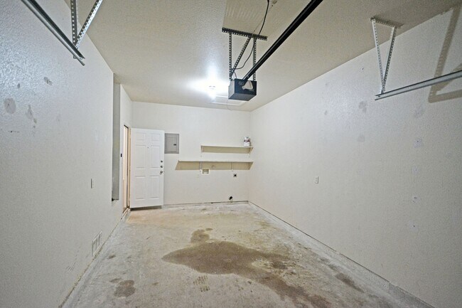Building Photo - 240a Anne Louise Dr