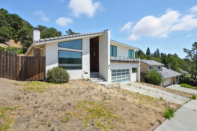 Building Photo - 1281 Crestview Dr