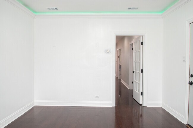 Building Photo - 2026 W McLean Ave