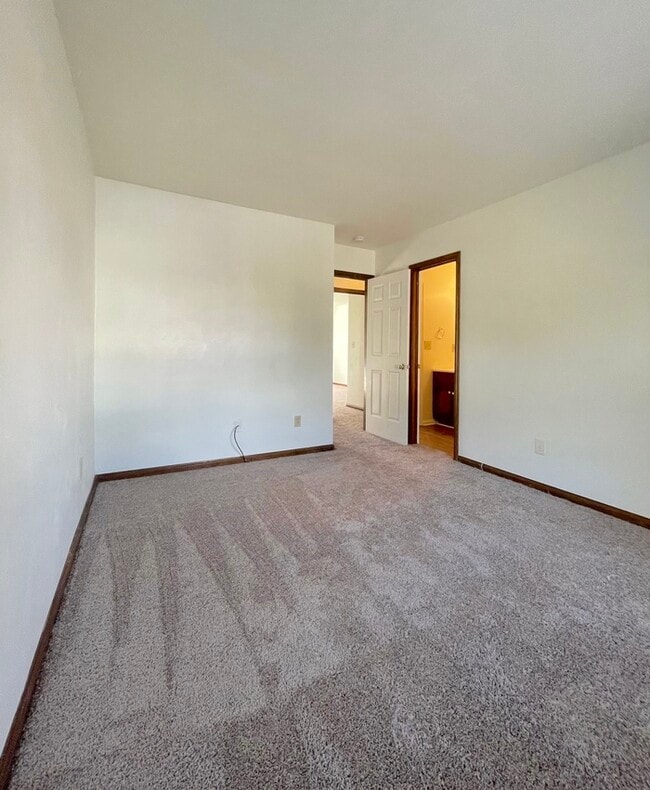 Building Photo - 5523 Gates Landing Rd