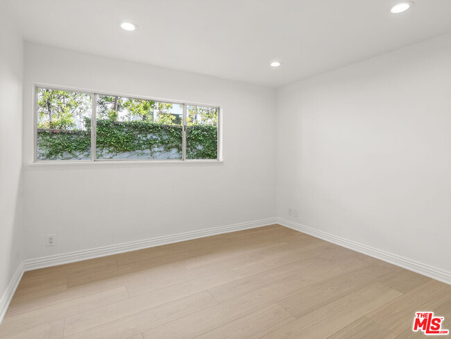 Building Photo - 9606 Arby Dr