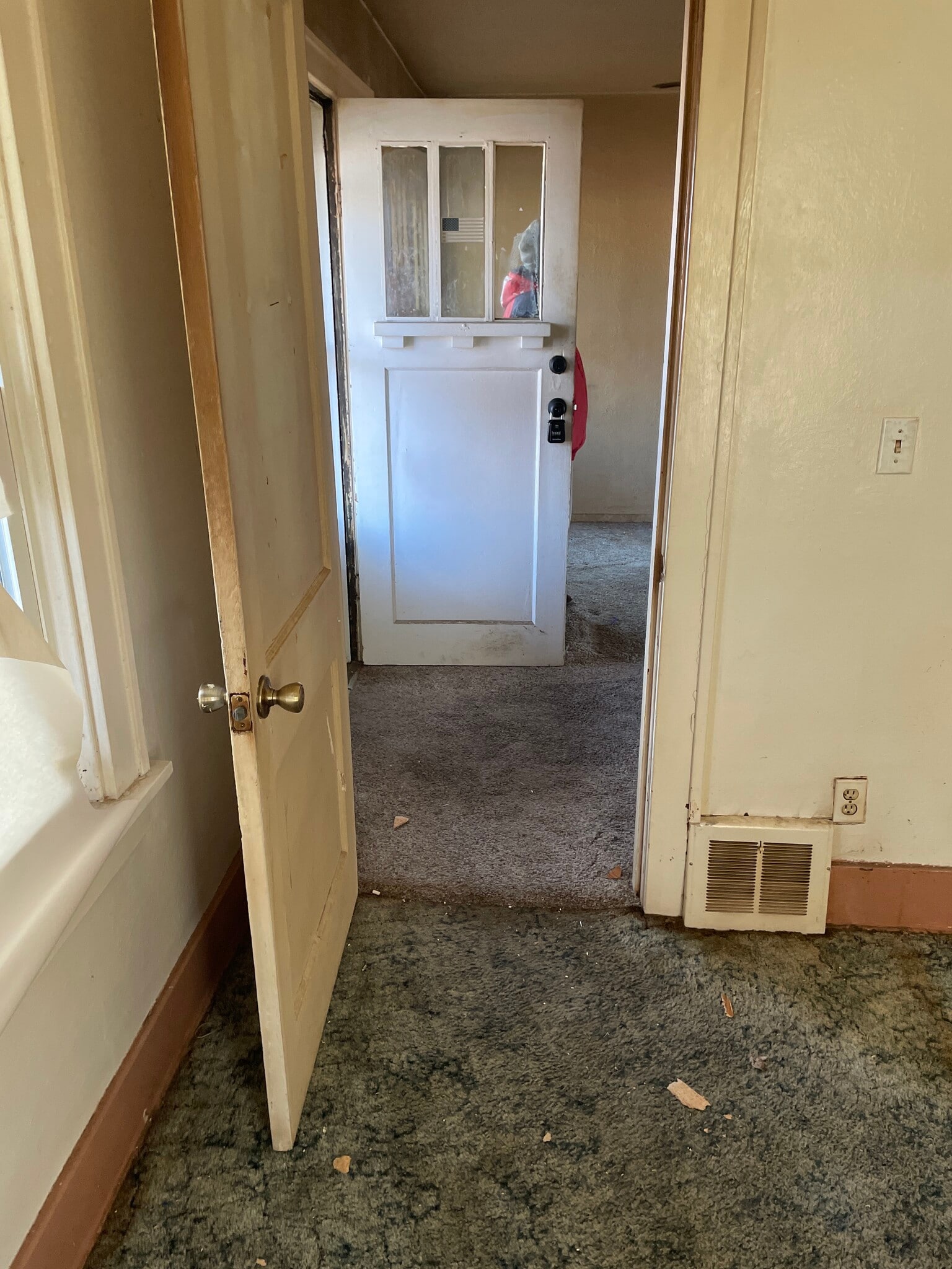 Building Photo - 228 Whitelaw Ave