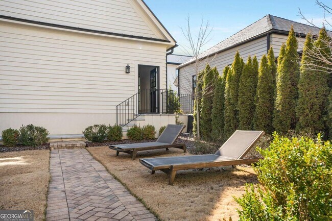 Building Photo - 160 4th St