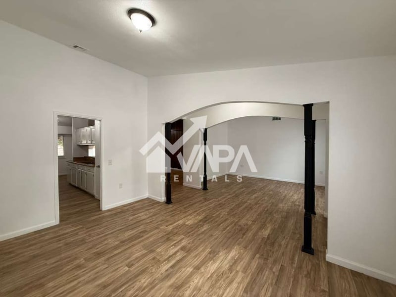 Building Photo - 13207 La Ventana St