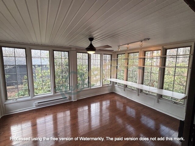 Building Photo - 201 Camellia Way