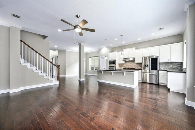 Building Photo - 286 Dayridge Dr