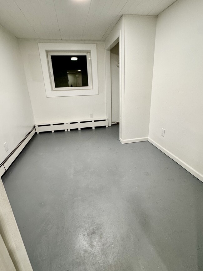 Building Photo - 720 18th Ave