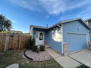 Building Photo - Lovely Ranch, Pikes Peak Views from Expans...