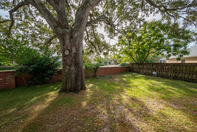 Building Photo - 10478 Sun Villa Blvd