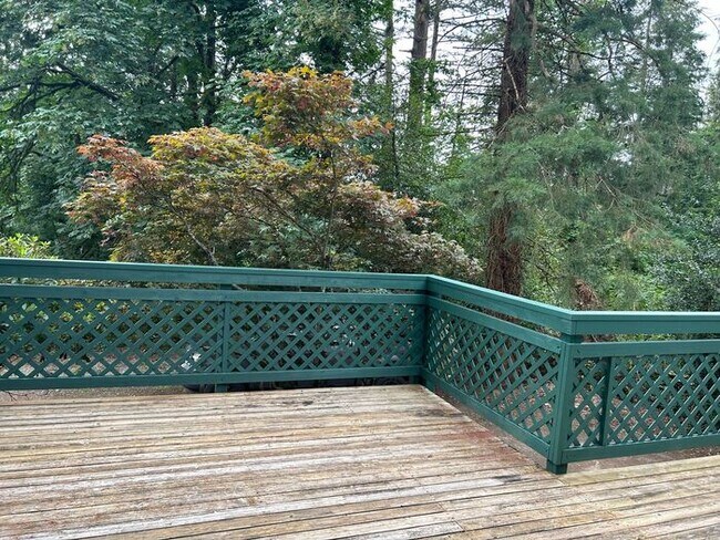 Building Photo - Charming 4 Bed Happy Valley Home