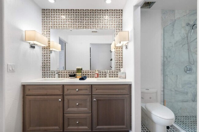 Building Photo - 7950 E Starlight Way