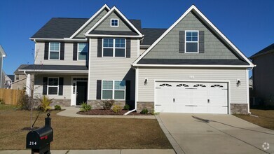 Building Photo - Big Beautiful and Available