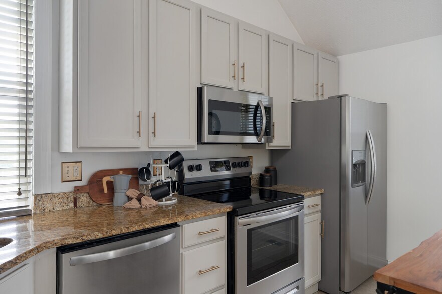 Kitchen - 251 Detroit Ave