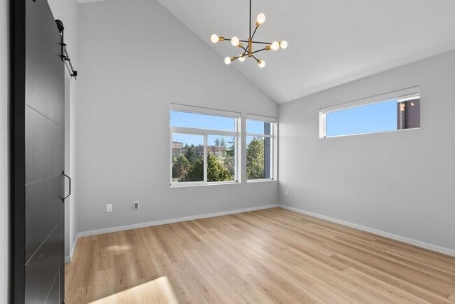 Building Photo - Newly Built Air-Conditioned Luxury Townhome in Highly Desired Admiral