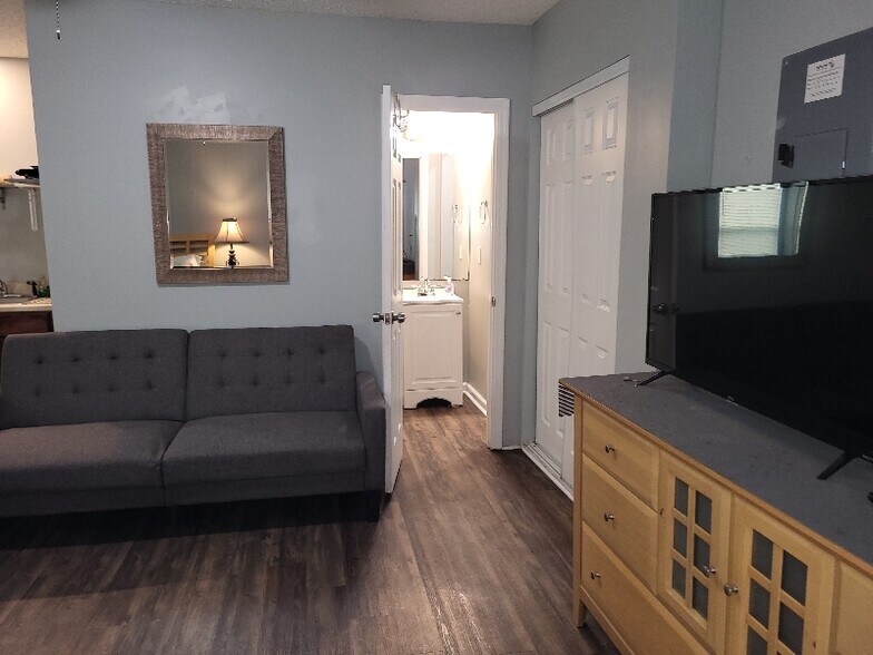 Building Photo - 8580 Springtree Road