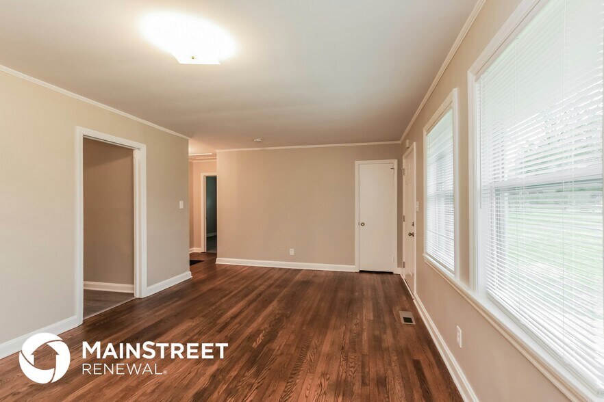 Building Photo - 651 Reeves Ct