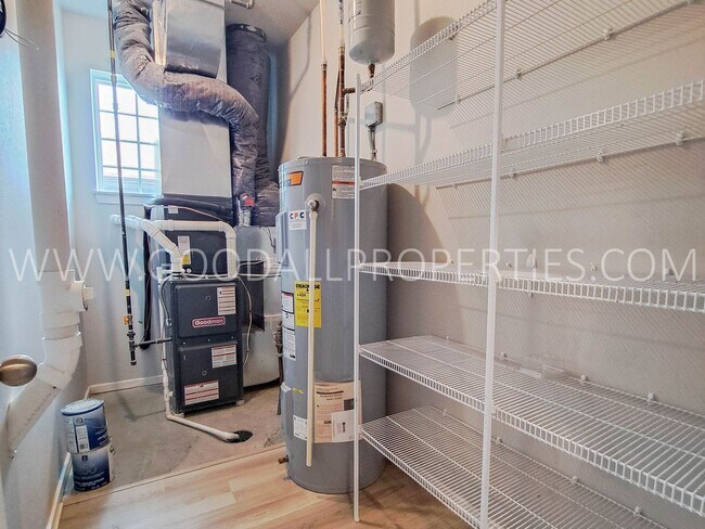 Building Photo - Beautiful 3-Bedroom Townhome in Waukee!