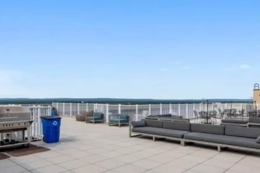 Building Photo - 1 Carriage City Plz