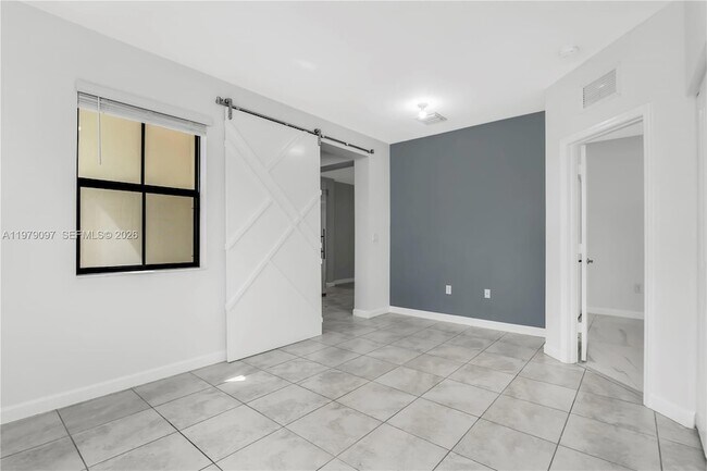 Building Photo - 2541 SE 1st St