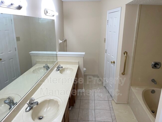 Building Photo - 4155 Tunbridge Pl