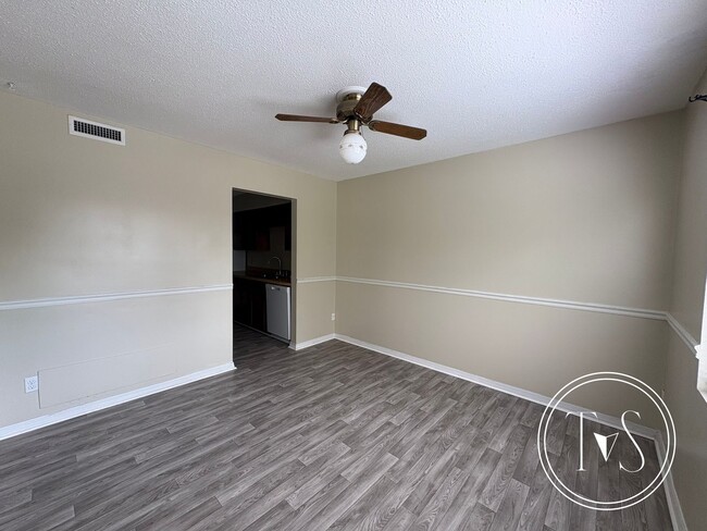 Building Photo - RATE DROP ALERT (was $1300/month) and SUMM...