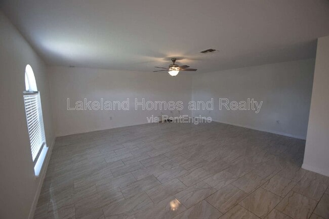 Building Photo - 5123 Spanish Oaks Dr