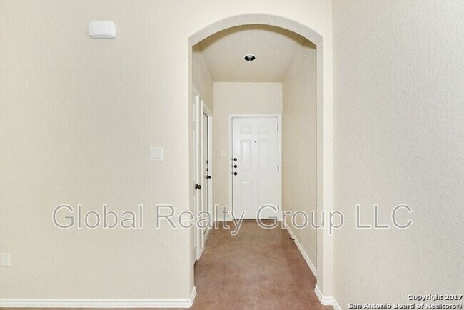 Building Photo - 2557 Pahmeyer Rd