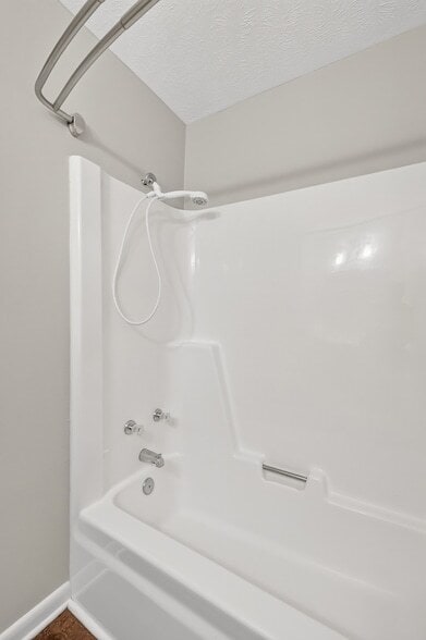 Building Photo - 2504 Angelyn Dr
