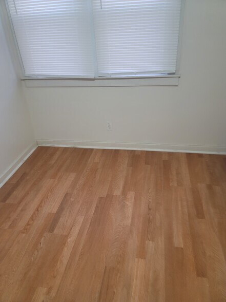 Building Photo - 5118 S Hermitage Ave