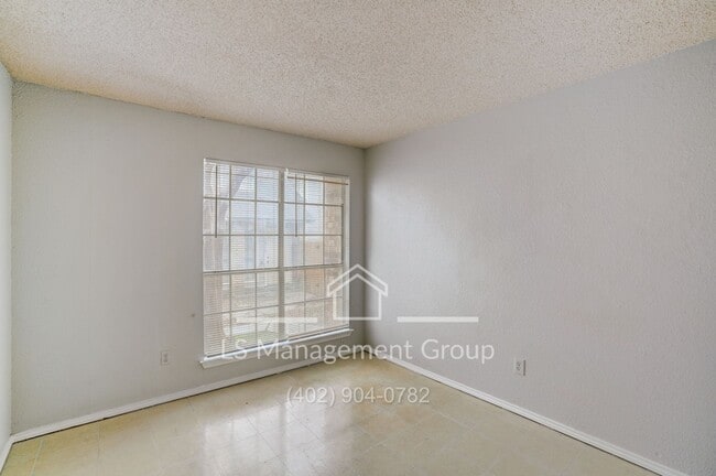 Building Photo - 7517 Oak Chase