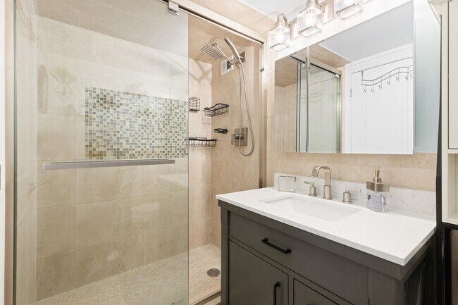 Building Photo - 9060 Palisade Ave