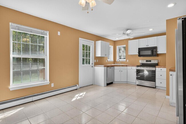 Building Photo - 531 NY-211