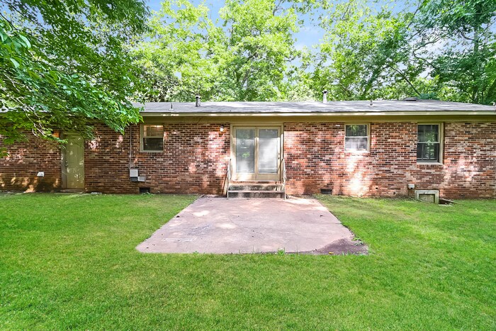 Building Photo - 2204 Euclid Rd NW