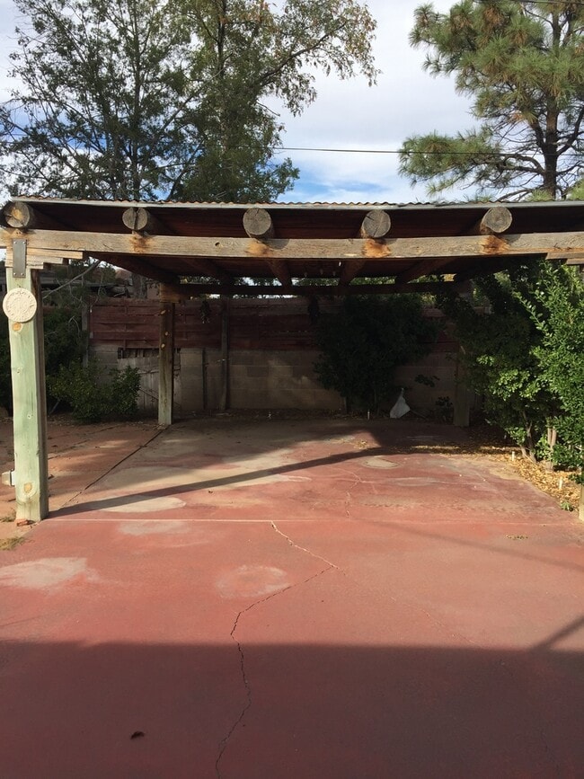 Building Photo - WATSON ADOBE 3 Bedroom 2 Bath 1350/SF